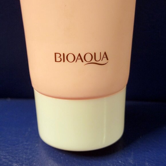 BIOAQUA Rose Hyaluronic Acid Cleanser Face Anti-Aging - Picture 4 of 7